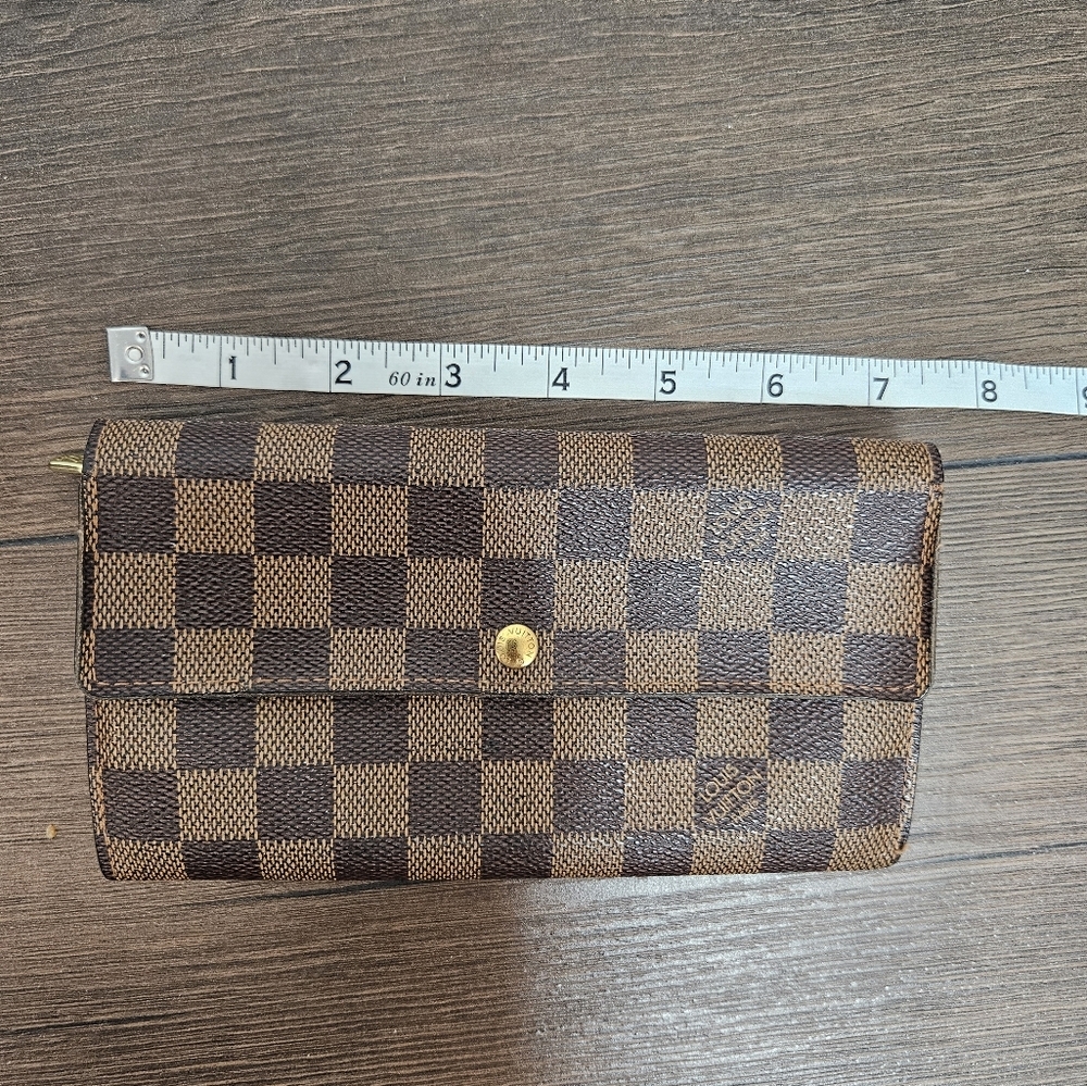 Louis Vuitton Damier Ebene Sarah Wallet - Picture 8 of 16